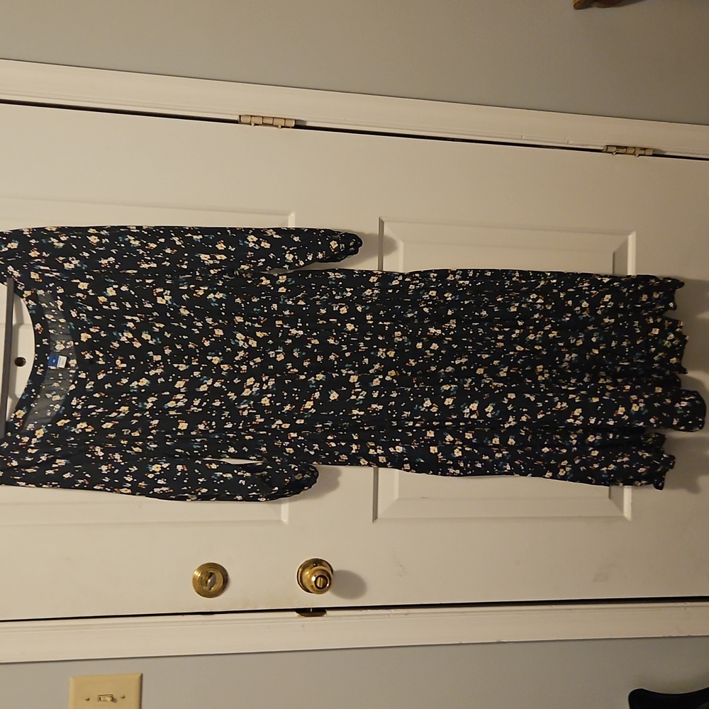 Old Navy Green Floral Long Sleeve Dress